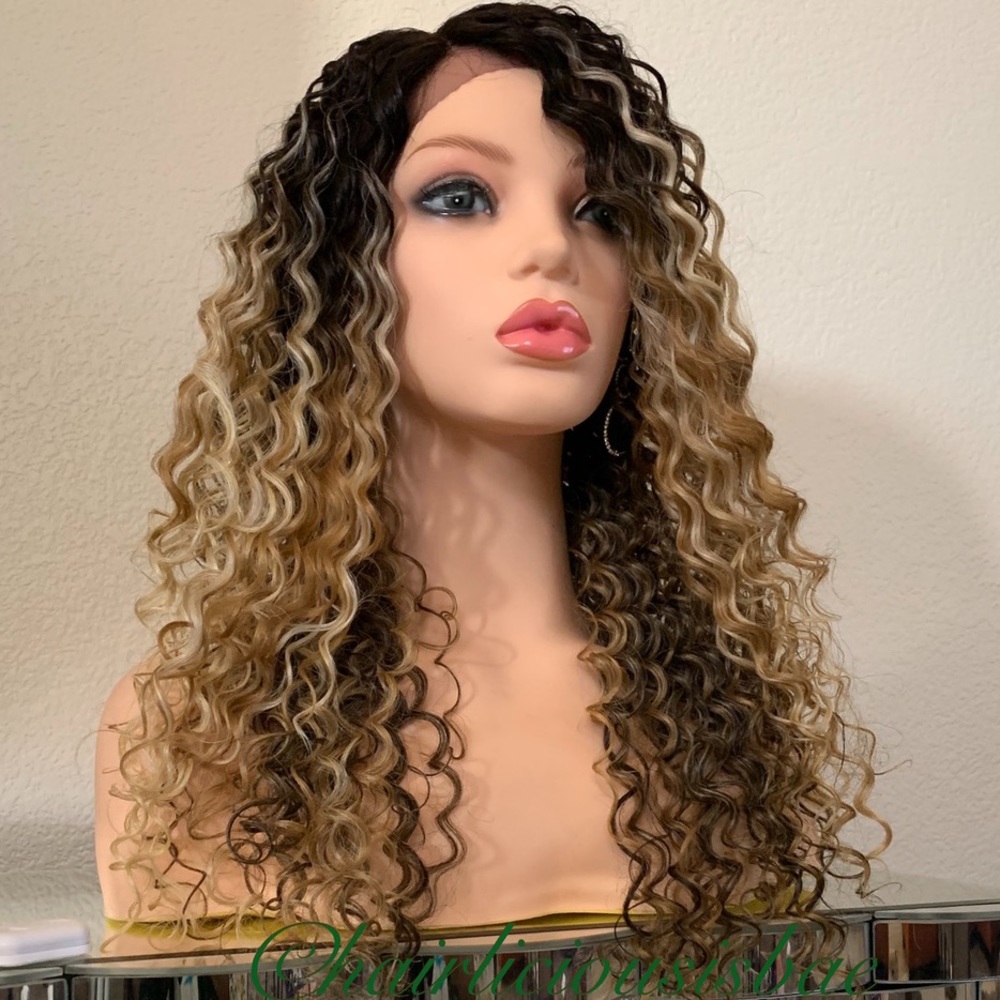 Curly wig mixed colors lace front 20” Inch Long